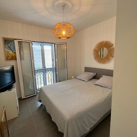 Appart Avec Terrasse Vue Sur Mer Exceptionnelle Л'Іль-Русс Екстер'єр фото